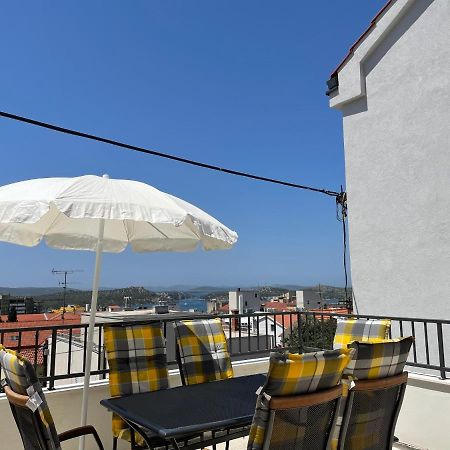 Apartment Simaris - Spacious With Terrace And Sea View Sibenik Exterior photo
