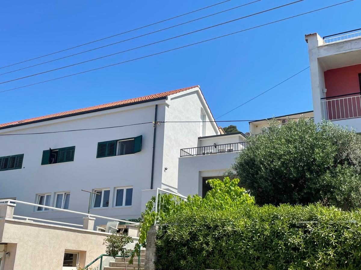 Apartment Simaris - Spacious With Terrace And Sea View Sibenik Exterior photo