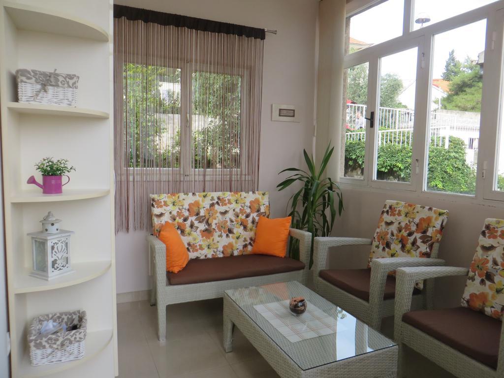 Apartment Simaris - Spacious With Terrace And Sea View Sibenik Exterior photo