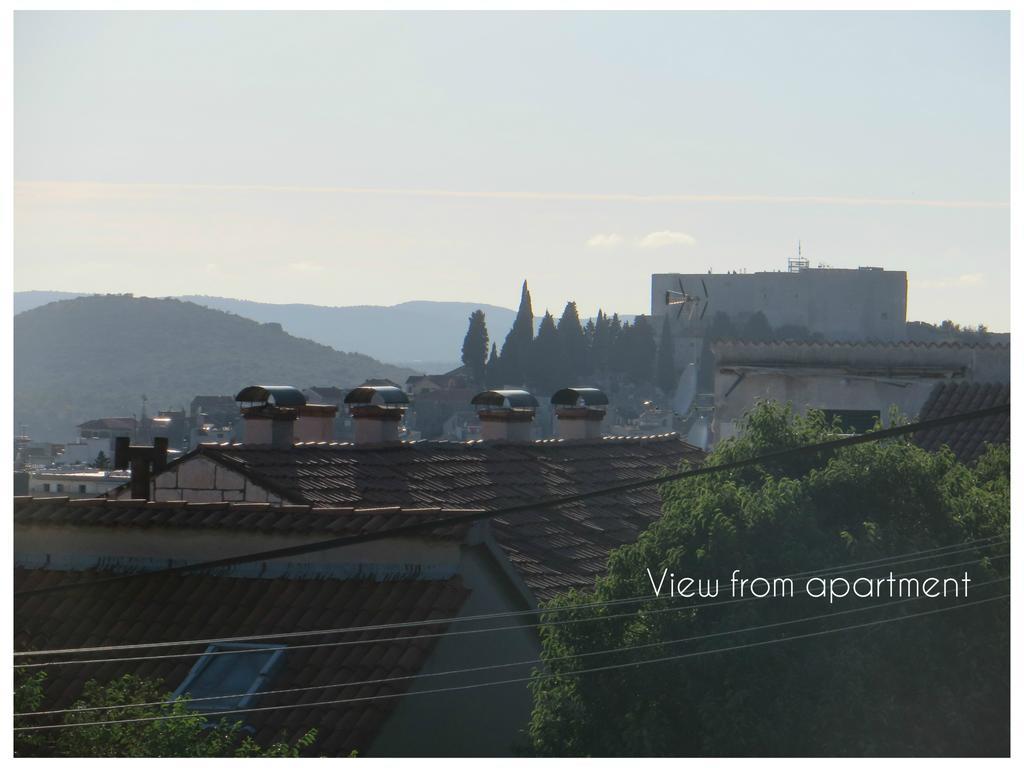 Apartment Simaris - Spacious With Terrace And Sea View Sibenik Exterior photo